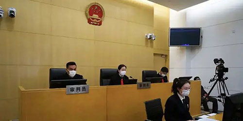 嬰兒高燒40度未察覺(jué)，育嬰師被雇主打傷 法院判決與行業(yè)反思